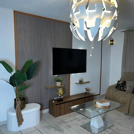 Large Cozy And Good Location In *