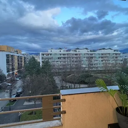 Large Cozy And Good Location In